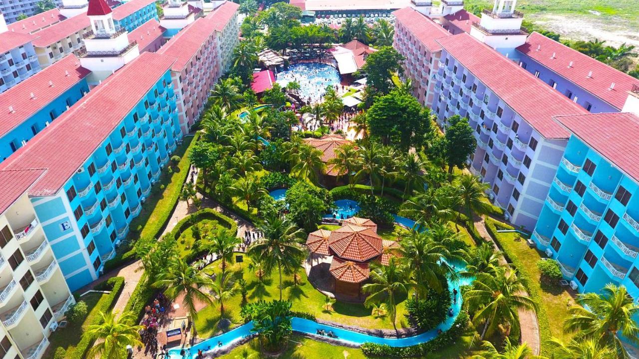 Lotus Desaru Beach Resort & Spa Bandar Penawar Exterior foto